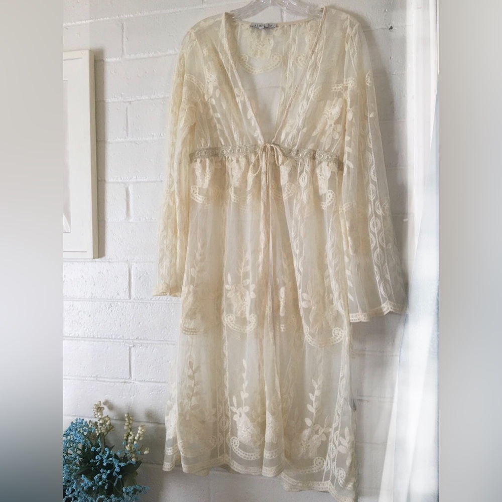 Elegant Cream Lace Dress
